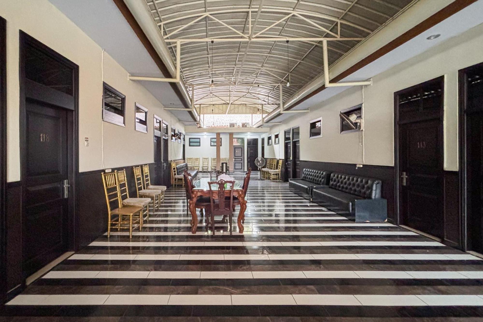 Urbanview Alfiya Hotel Lampung Bandar Lampung Exterior foto