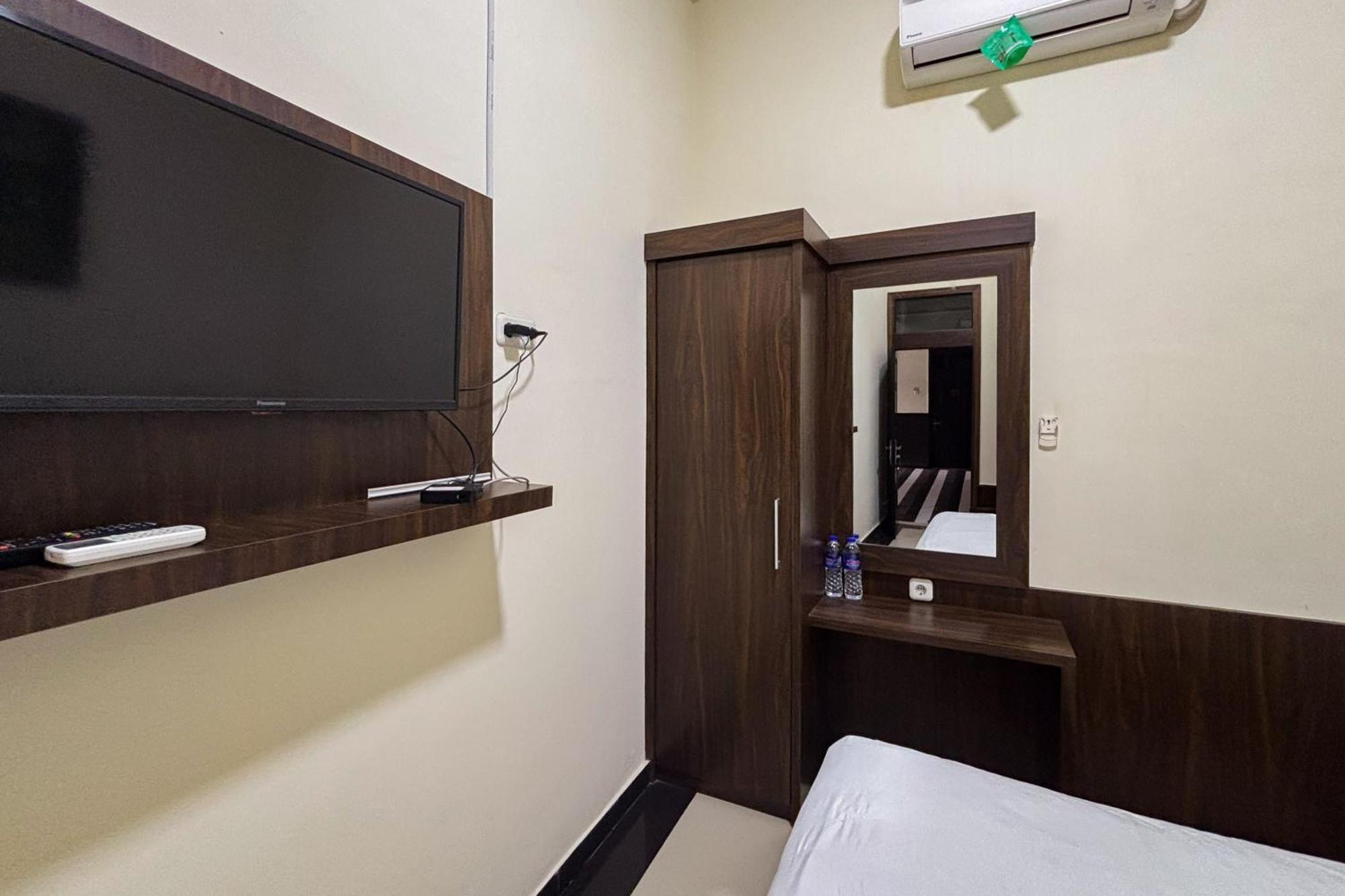 Urbanview Alfiya Hotel Lampung Bandar Lampung Exterior foto