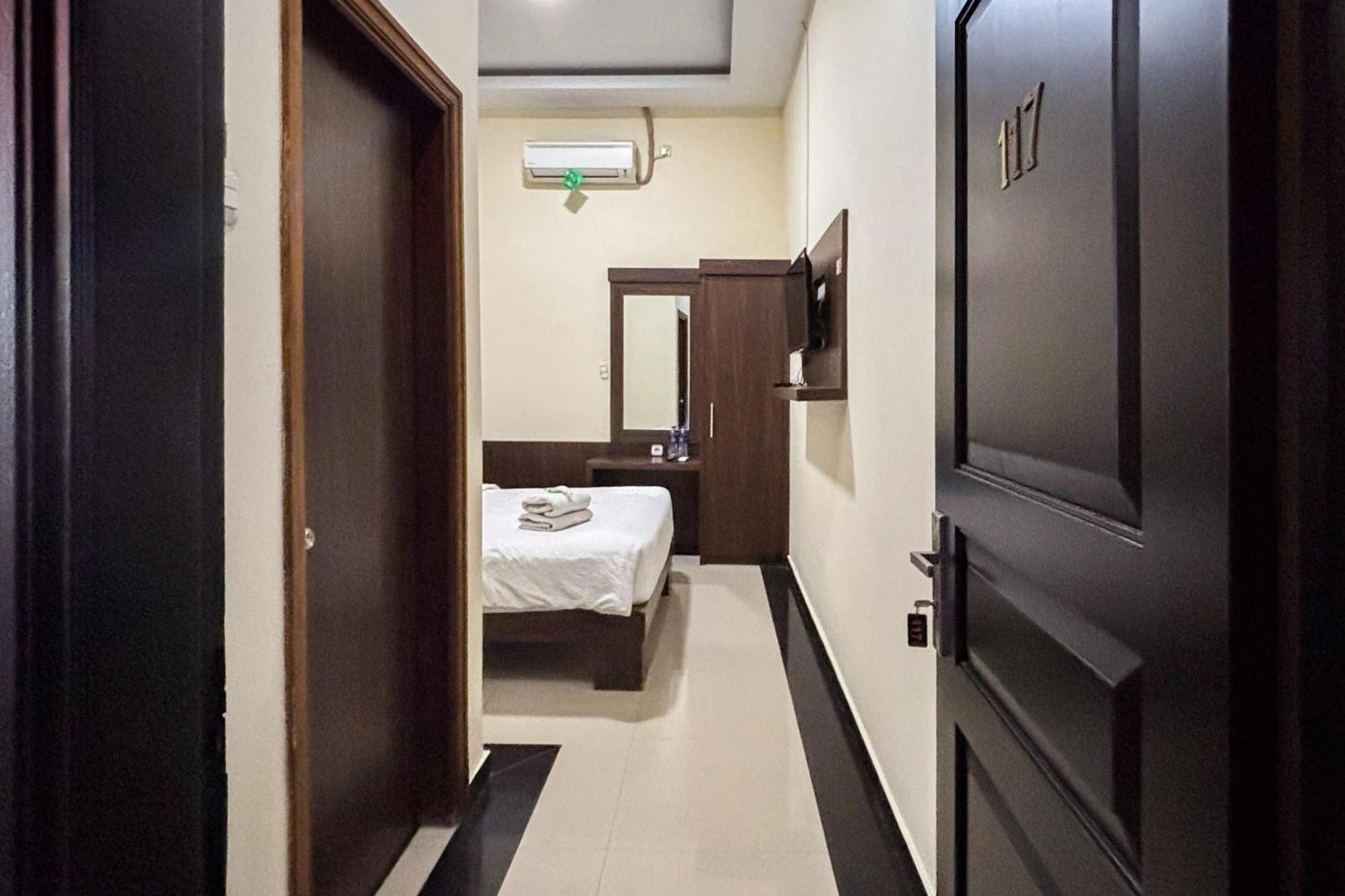 Urbanview Alfiya Hotel Lampung Bandar Lampung Exterior foto