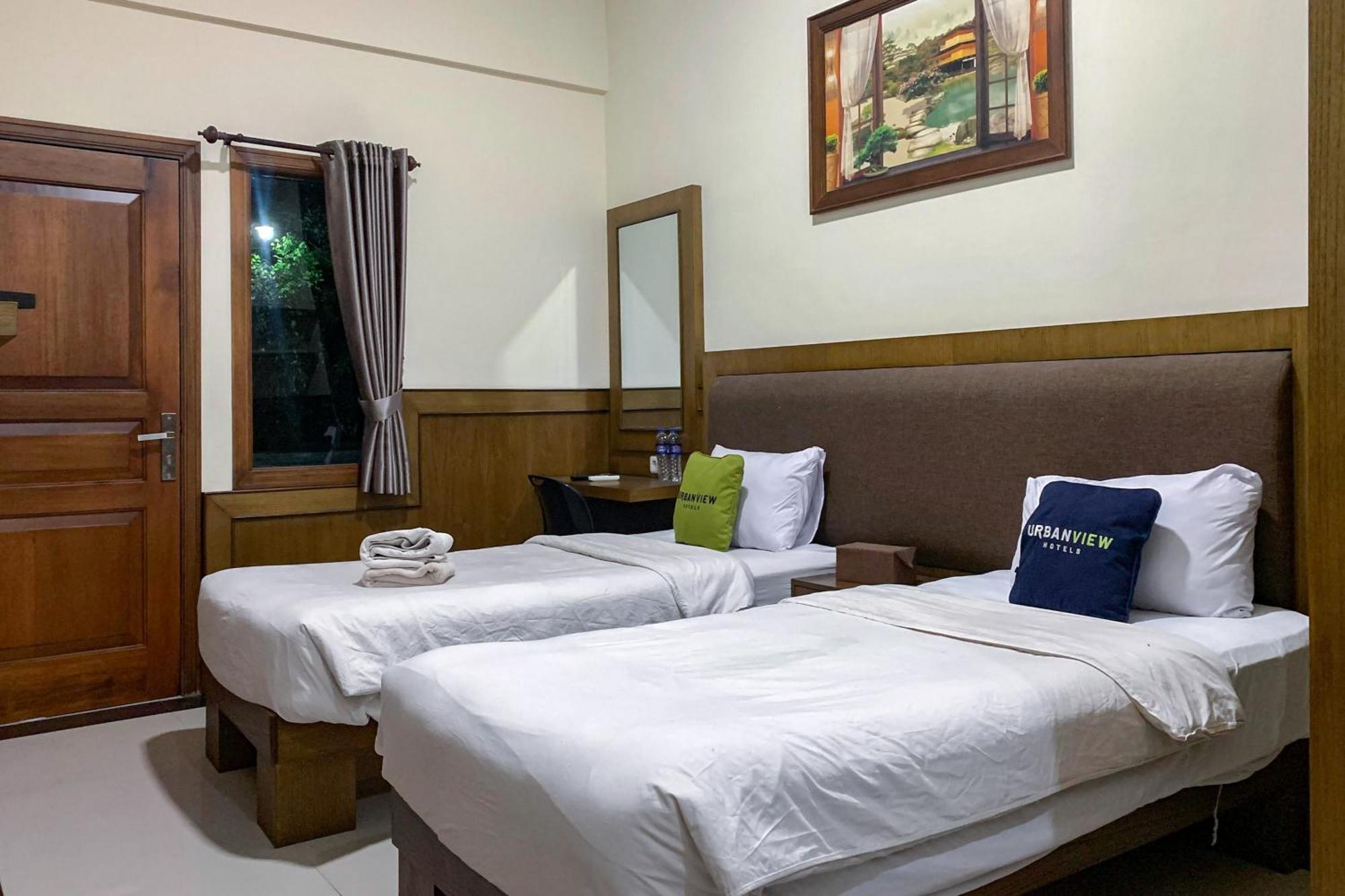 Urbanview Alfiya Hotel Lampung Bandar Lampung Exterior foto
